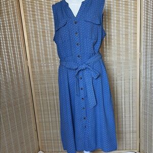 Croft and Barrow sleeveless midi button down dress.